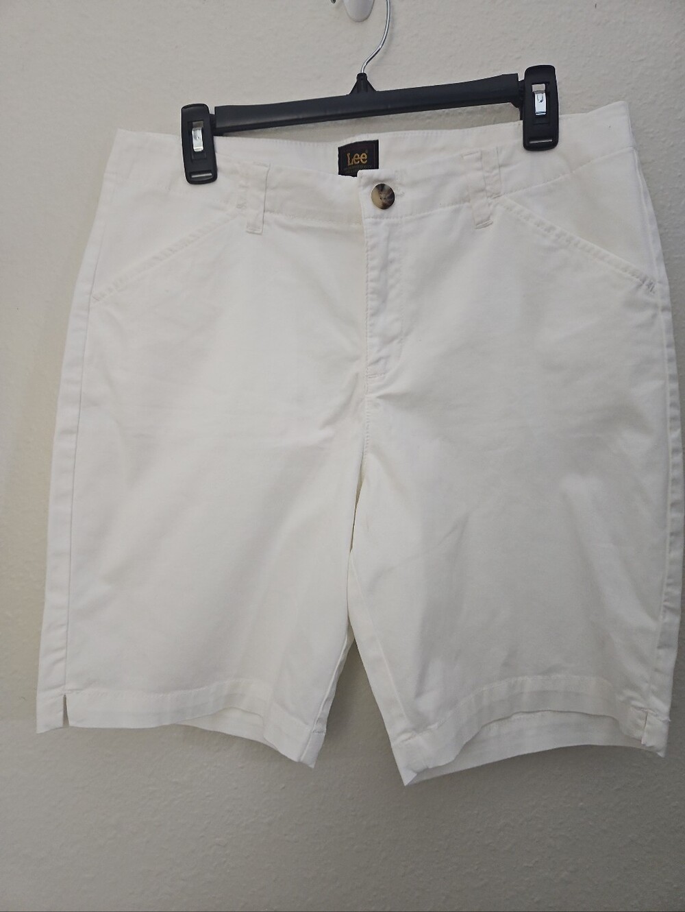Lee Women Mid Rise Chino Bermuda Shorts White Size 12 Medium Stretch Casual